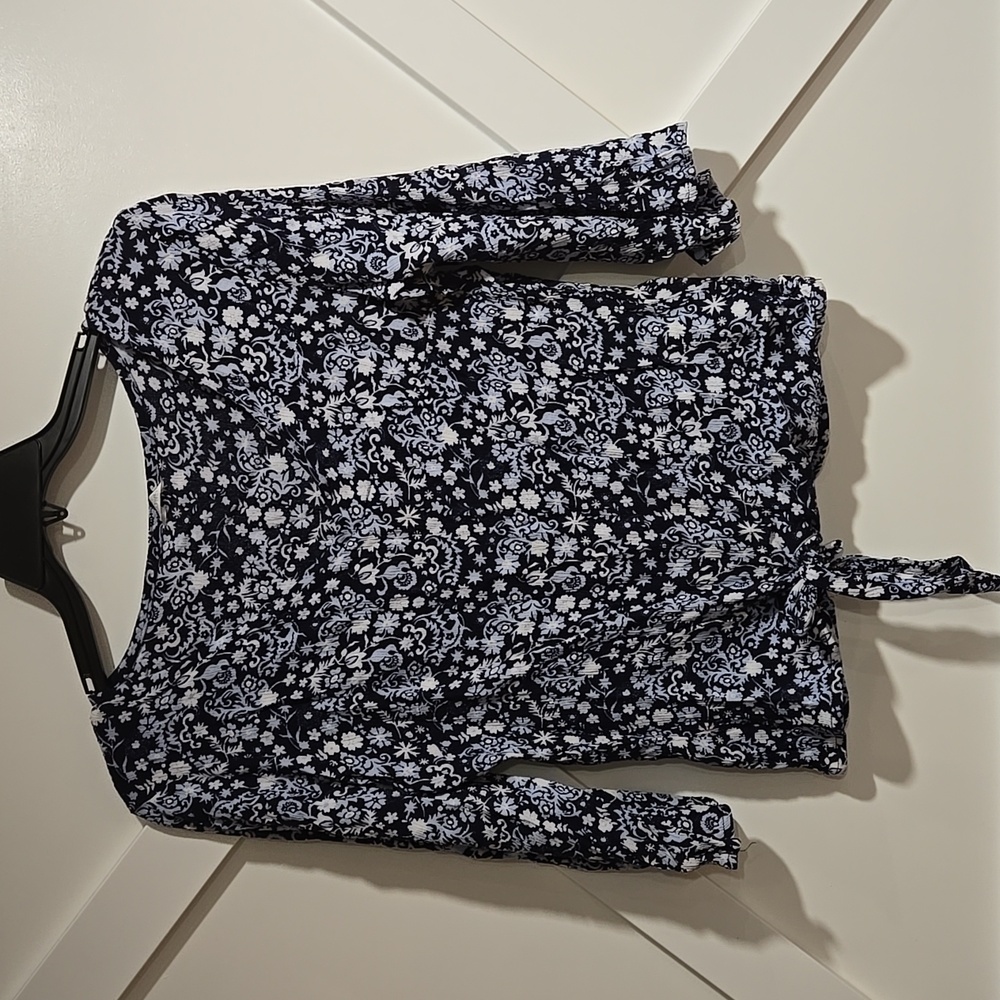 Women top L